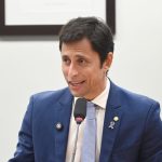 Comissão aprova obrigatoriedade de formação de professores em tecnologias assistivas