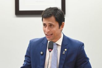 Comissão aprova obrigatoriedade de formação de professores em tecnologias assistivas