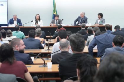Projeto modifica Orçamento de 2026 para atender reestruturação da Receita Federal