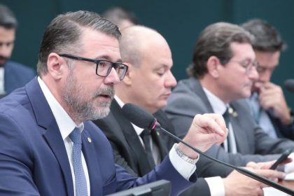 Comissão aprova destinar taxa de colecionador de arma a fundo da Polícia Federal