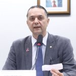 Comissão Especial de Combate ao Câncer discute doença renal crônica