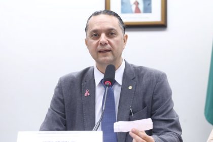 Comissão Especial de Combate ao Câncer discute doença renal crônica