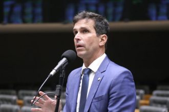 Comissão debate primeiro contrato com jovens atletas; participe