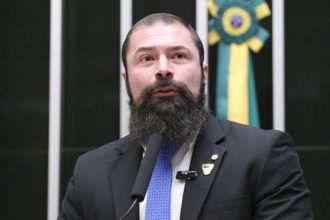 Comissão aprova porte de arma para vigilantes fora do horário de serviço