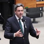 Projeto proíbe entrada e residência de estrangeiros sem documentação no Brasil