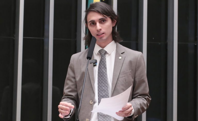 Projeto cria diretrizes para combater violência institucional contra mulheres no setor público