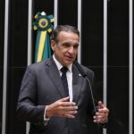 Comissão aprova regra que cobra multas antigas do ex-proprietário e cria novo seguro obrigatório