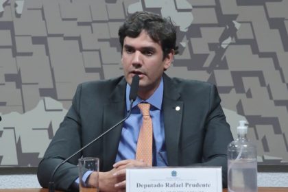 Comissão pode votar hoje medida provisória que reajusta salários de policiais e bombeiros do DF