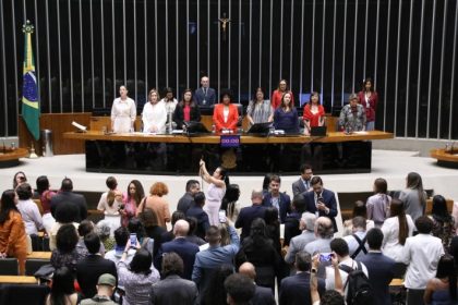 Plenário pode votar projetos sobre violência contra a mulher e proteção de direitos