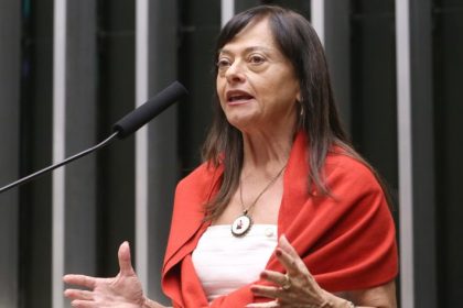 Projeto amplia “Pé-de-Meia” para bolsistas de escolas particulares e comunitárias