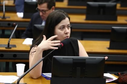 Comissão aprova suspensão de porte de arma para agentes de segurança sob efeito de drogas