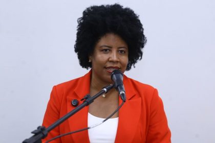 Projeto cria sistema nacional de combate à violência contra a mulher e destina R$ 5 bilhões para conter feminicídios