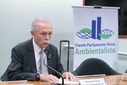 Governo relata dificuldades em acordo global para controle da poluição dos plásticos