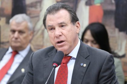 Governo apoia redução da jornada para 40 horas semanais com dois dias de folga, diz ministro