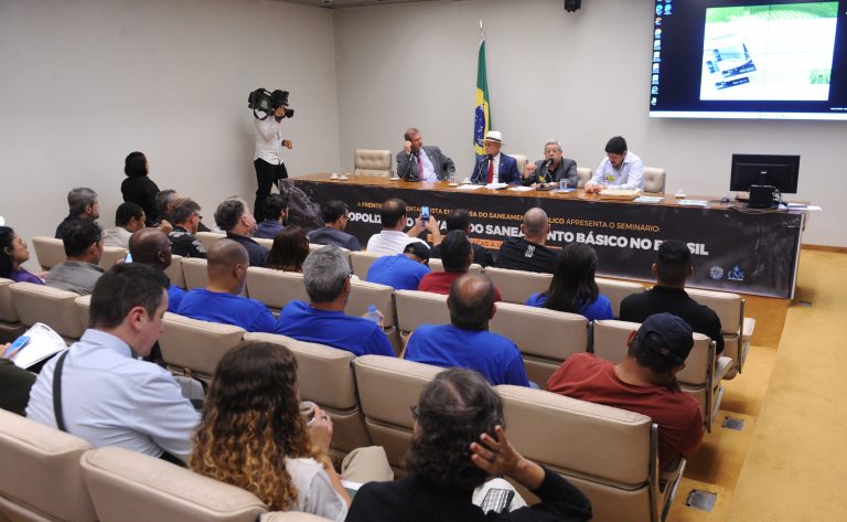 Entidades propõem saneamento básico com controle social e adaptação às mudanças climáticas