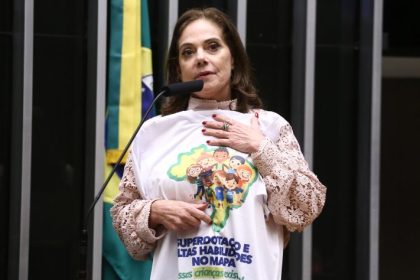 Câmara aprova criação de política nacional e de cadastro para estudantes com altas habilidades