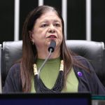 Comissão aprova proteção a mulheres antes de revogar medidas