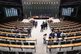 Deputados podem votar novo regime para socorrer ou liquidar bancos