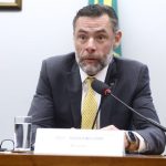 Especialistas defendem equipes multidisciplinares no atendimento a pessoas com autismo