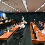 Debatedores apontam moradia como base de outros direitos e alertam para avanço das favelas