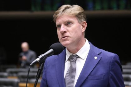 Câmara aprova projeto que obriga companhias aéreas a dar assistência a familiares de vítimas de acidentes