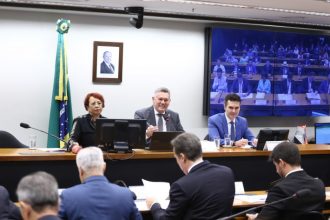 Ministro das Cidades diz na Câmara que 2026 será o “ano da habitação”
