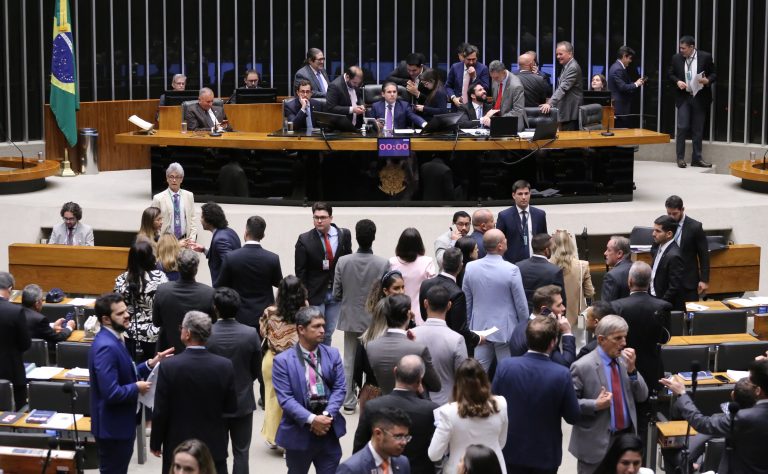 Câmara aprova projeto que amplia financiamento de ações contra a estiagem; texto vai ao Senado