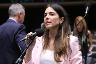 Comissão aprova projeto que estabelece preferência a produto e serviço nacional em licitação