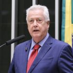 Câmara homenageia CNPq pelos seus 75 anos; deputado cobra mais recursos para pesquisa