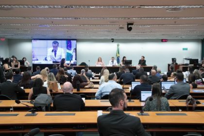 Relator admite mudar parecer sobre exclusividade médica em procedimentos estéticos faciais