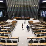 Câmara aprova regime de urgência para cinco projetos de lei