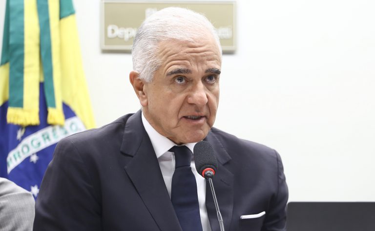 Deputado critica discrepância entre dados do governo e do setor sobre pirataria em apostas on-line