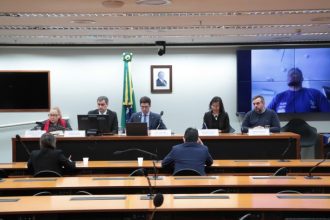 Debatedores divergem sobre indenização a clubes formadores de atletas