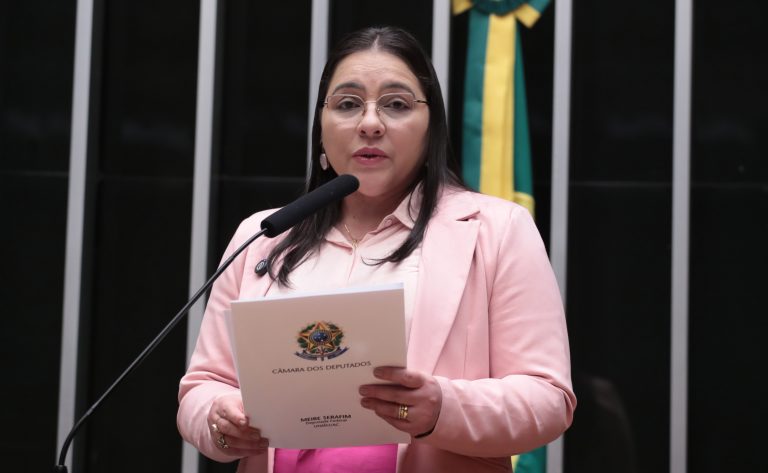 Comissão aprova projeto que inclui maus-tratos entre formas de violência contra crianças e adolescentes