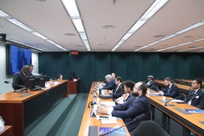 Motoristas de aplicativo pedem maior remuneração e mais segurança em debate na Câmara