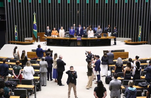 Deputados lançam carta-compromisso para incluir a proteção animal no debate eleitoral