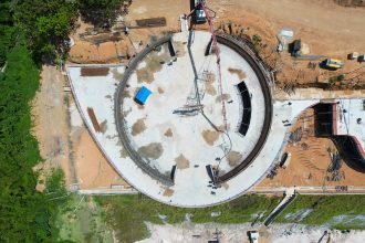 Obra da Oca Niemeyer avança com início da concretagem da cúpula no parque Encontro das Águas Rosa Almeida