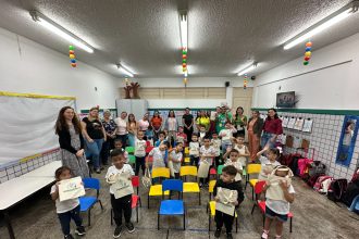 Prefeitura de Manaus celebra Dia da Terra com distribuição de mudas e educação ambiental em escola na zona Sul
