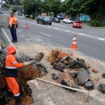 Com ação rápida, Prefeitura de Manaus corrige rompimento e recupera drenagem na avenida Umberto Calderaro Filho