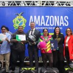 Detran-AM entrega 32 kits a motofretistas, 30 CNHs Social e inicia turmas para 250 novos profissionais