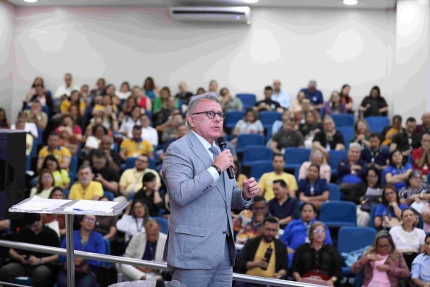 Diretores escolares da rede estadual participam de ação de divulgação do projeto ‘Meu Pai é Legal’