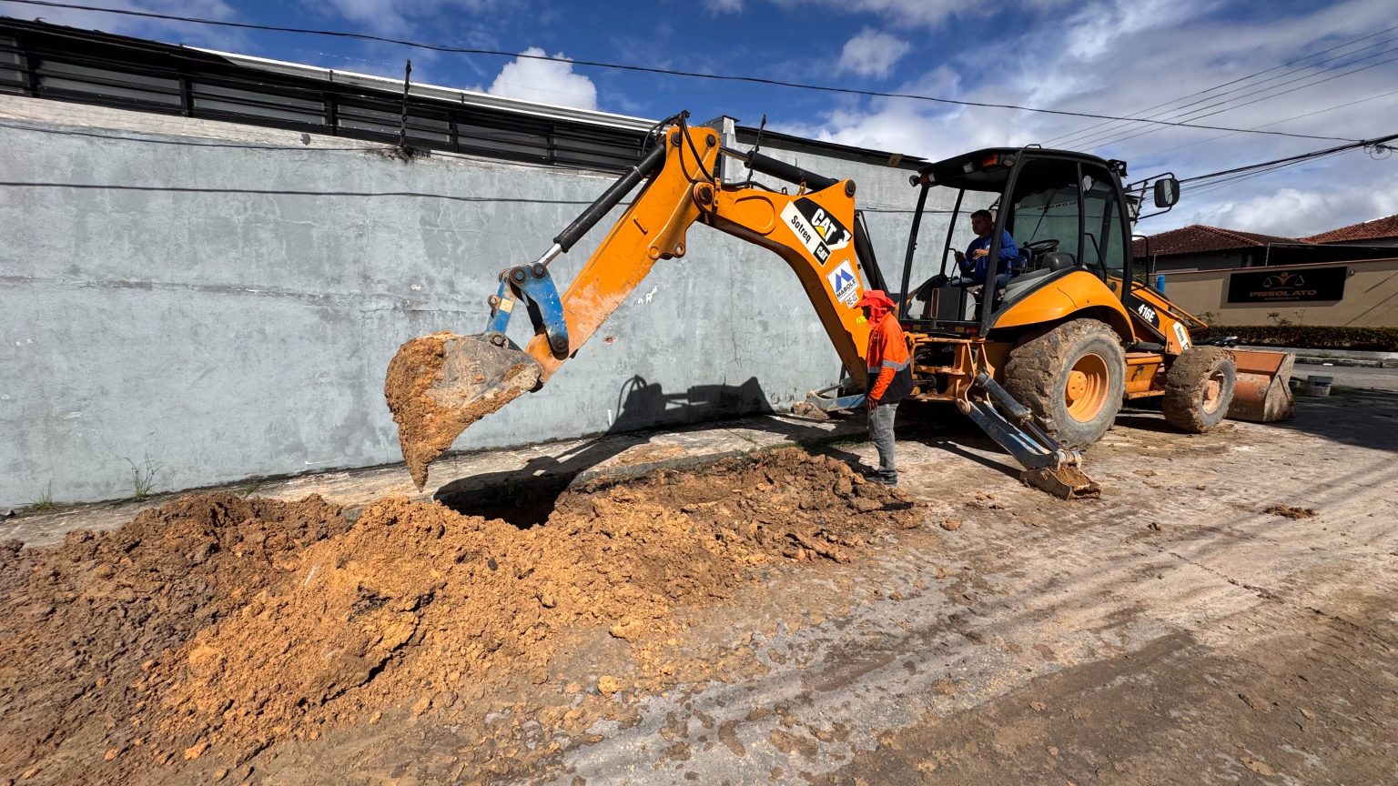 Prefeitura de Manaus amplia rede de drenagem profunda no bairro Flores e reduz riscos de alagamentos