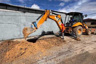 Prefeitura de Manaus amplia rede de drenagem profunda no bairro Flores e reduz riscos de alagamentos