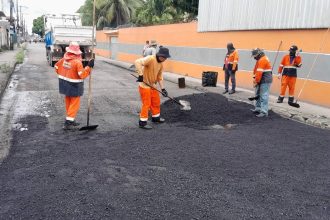 Prefeitura de Manaus intensifica recuperação asfáltica no bairro Colônia Santo Antônio