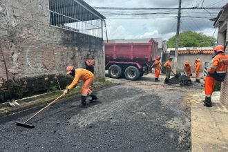 Prefeitura de Manaus avança com recuperação asfáltica no bairro Coroado 