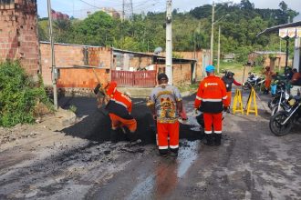 Prefeitura de Manaus intensifica recuperação viária no bairro Jorge Teixeira e garante mais mobilidade à população