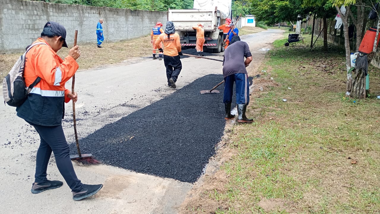 Prefeitura de Manaus avança com manutenção asfáltica no Tarumã e reforça recuperação viária na zona Oeste