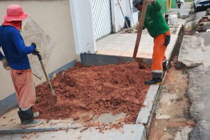 Prefeitura de Manaus intensifica recuperação de drenagens no bairro Compensa com frentes simultâneas de obras