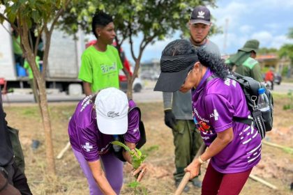 Prefeitura de Manaus promove ação intersetorial aliando saúde e meio ambiente na alameda Alphaville