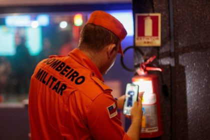 CIF: Corpo de Bombeiros multa e notifica bar que funcionava sem documentação no Vieiralves